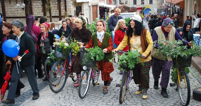 ALAÇATI OT FESTİVALİ TURU