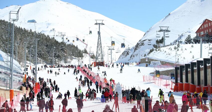 UÇAKLA PALANDÖKEN (ERZURUM) KAYAK TURU HILTON GARDEN INN KONAKLAMALI 2 GECE 3 TAM GÜN