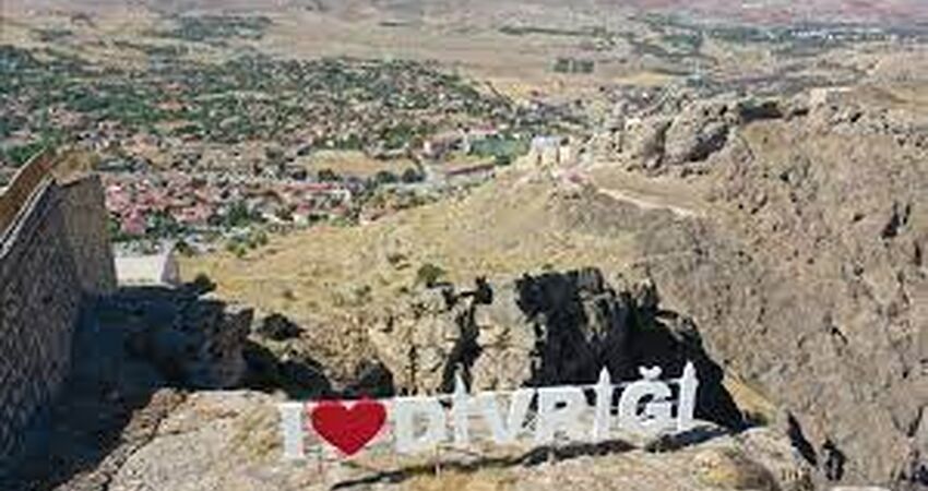YILBAŞI ÖZEL HIZLI TREN İLE SİVAS KEMALİYE DİVRİĞİ TURU