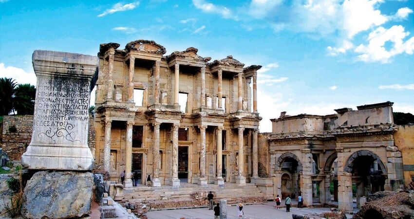 KUŞADASI ÇEŞME EFES ALAÇATI TURU HAFTASONU