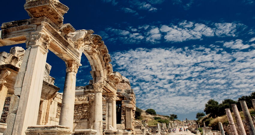 KUŞADASI ÇEŞME EFES ALAÇATI TURU HAFTASONU