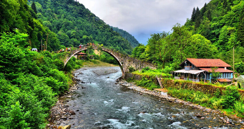 TRABZON BULUŞMALI BAŞTANBAŞA KARADENİZ VE BATUM TURU