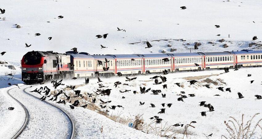 TURİSTİK DOĞU EKSPRESİ ile KARS DOĞUBEYAZIT VAN TURU | Uçak İle Gidiş, Tren İle Dönüş