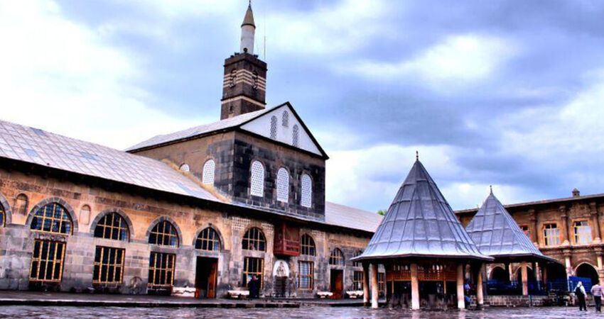 UÇAKLI BUTİK MİDYAT SÜRYANİ ve EZİDİ KÖYLERİ / MARDİN / DİYARBAKIR TURU 2 GECE 3 GÜN